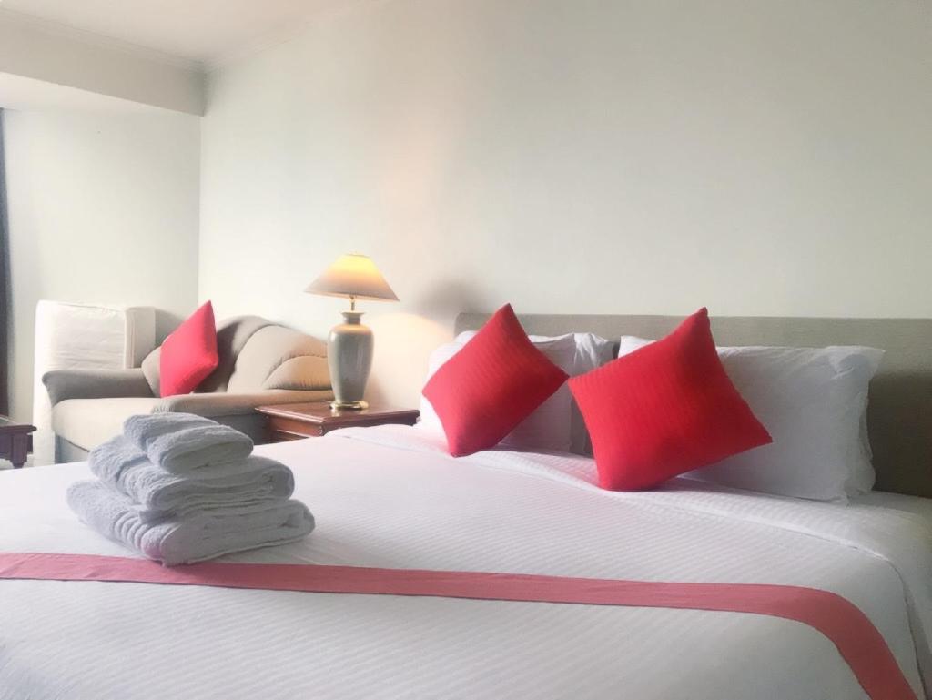 Omni Tower Cozy Apartment Near Nana Bts Бангкок Екстер'єр фото